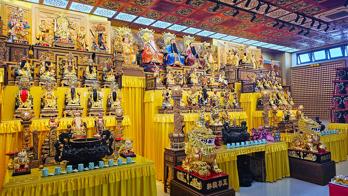 台中丞皇總道院，專業老師提供安神諮詢，解決家中無形問題，改善家運。