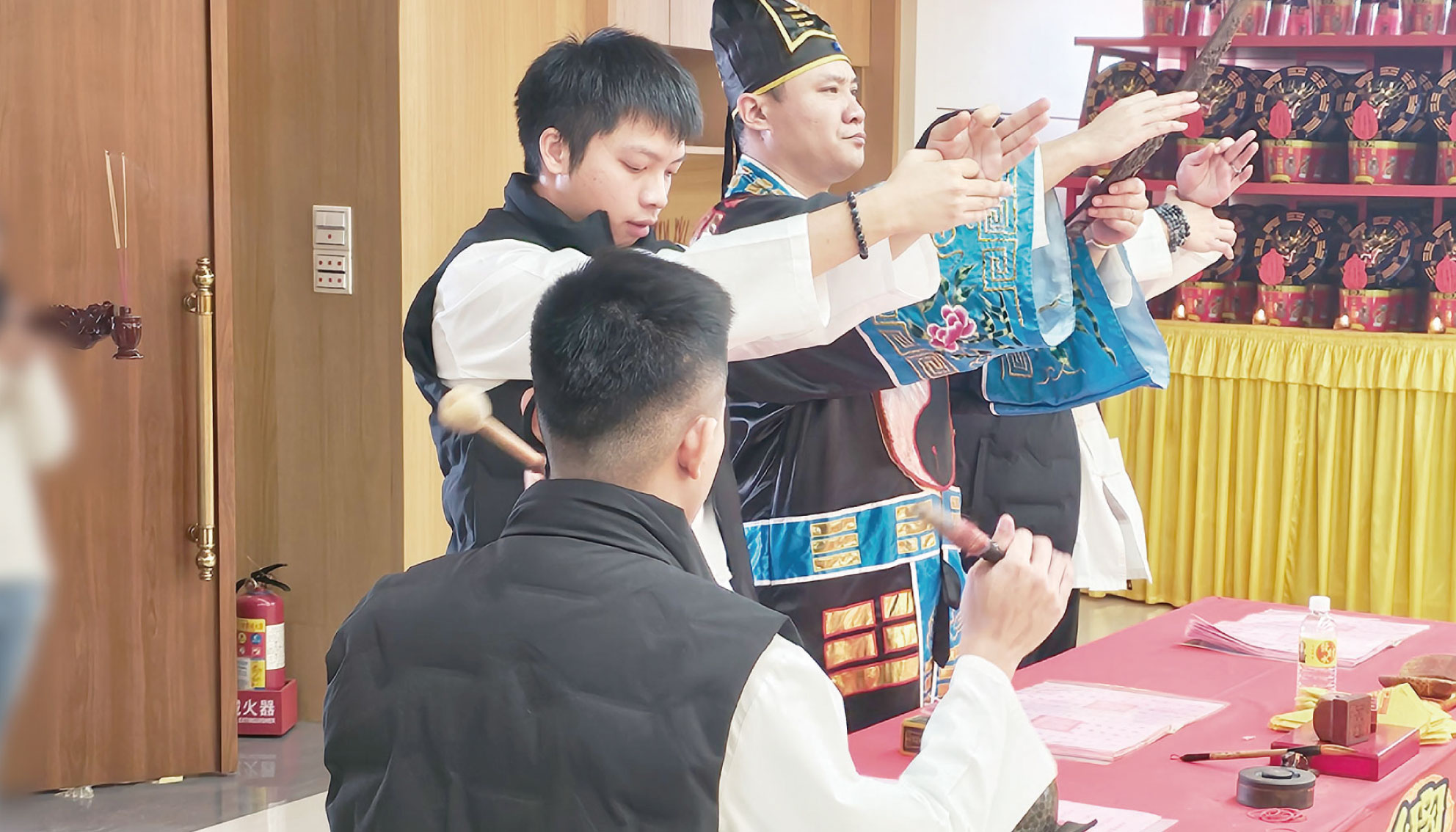 【命理真相】有財無庫怎麼辦?化解陰債與冤親債主,修補您 70% 的財庫漏洞。