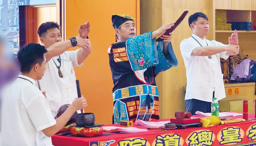 【陰債見證】呼吸器下的奇蹟！祖師指示「冤親債主索命」，透過法會達成和解並引動祖先救命，拔管重獲新生！