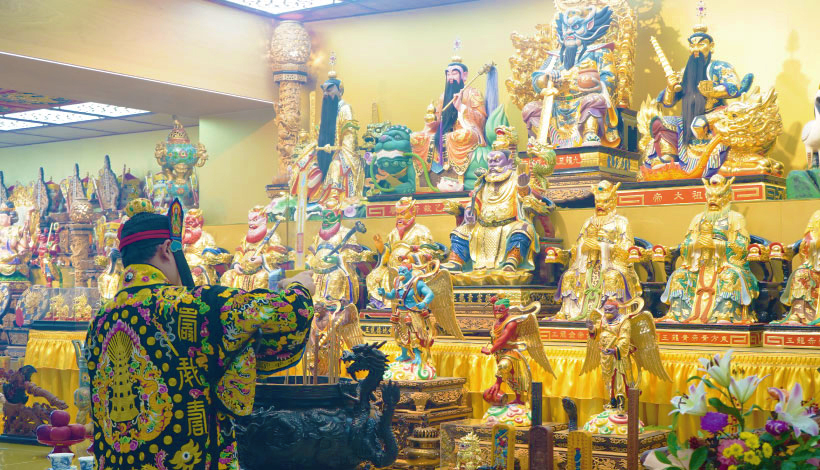 【祖先見證】股票換理專猶豫不決？信眾來丞皇求歷代祖先，一個月股票後台數字大暴漲、狂賺偏財預約法會還留大筆存款！